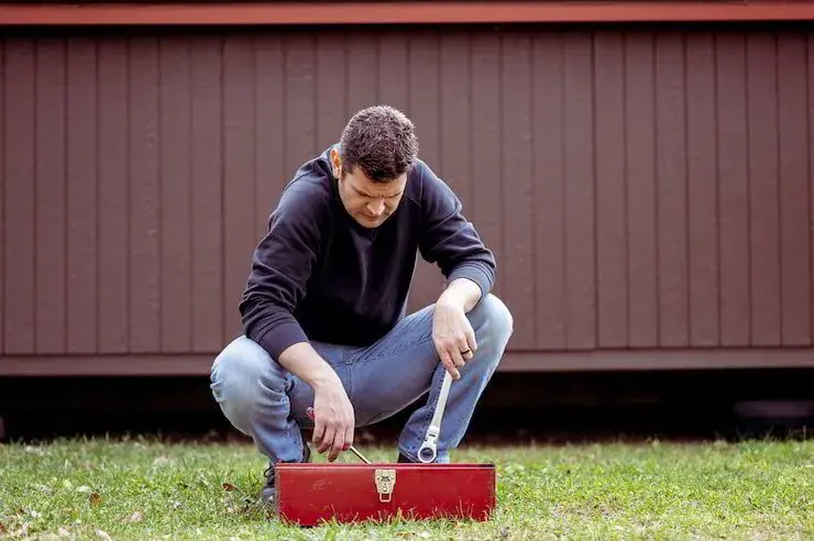 Gutter Maintenance by Effort: Quick Habits, Weekend Jobs and When to Call a Pro